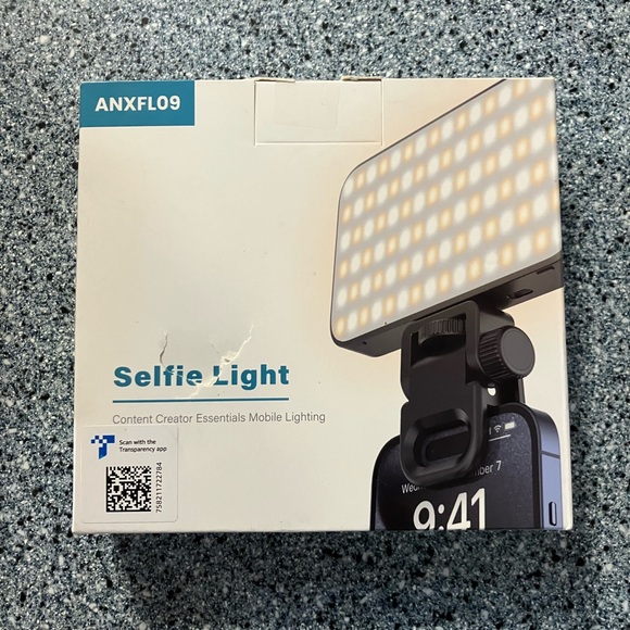 Selfie Light with Soft Diffuser & Built-in Stand 96 LED Rechargeable Clip Light - Picture 9 of 12